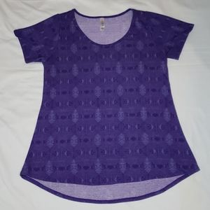 Medium Lularoe Classic Tee
